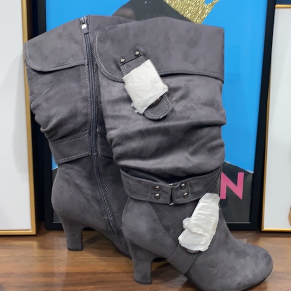 Boots - Picture 2 of 4